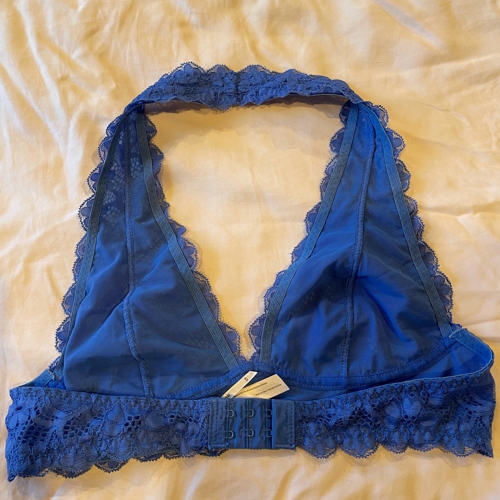 💙Lace Halter Bra💙 - Picture 2 of 3